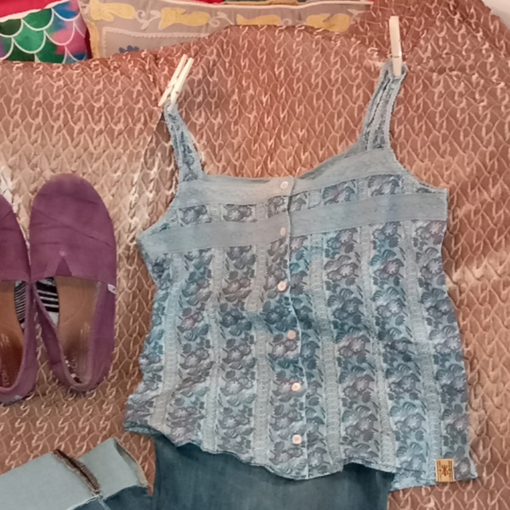 "S" Thursday Island button up tank